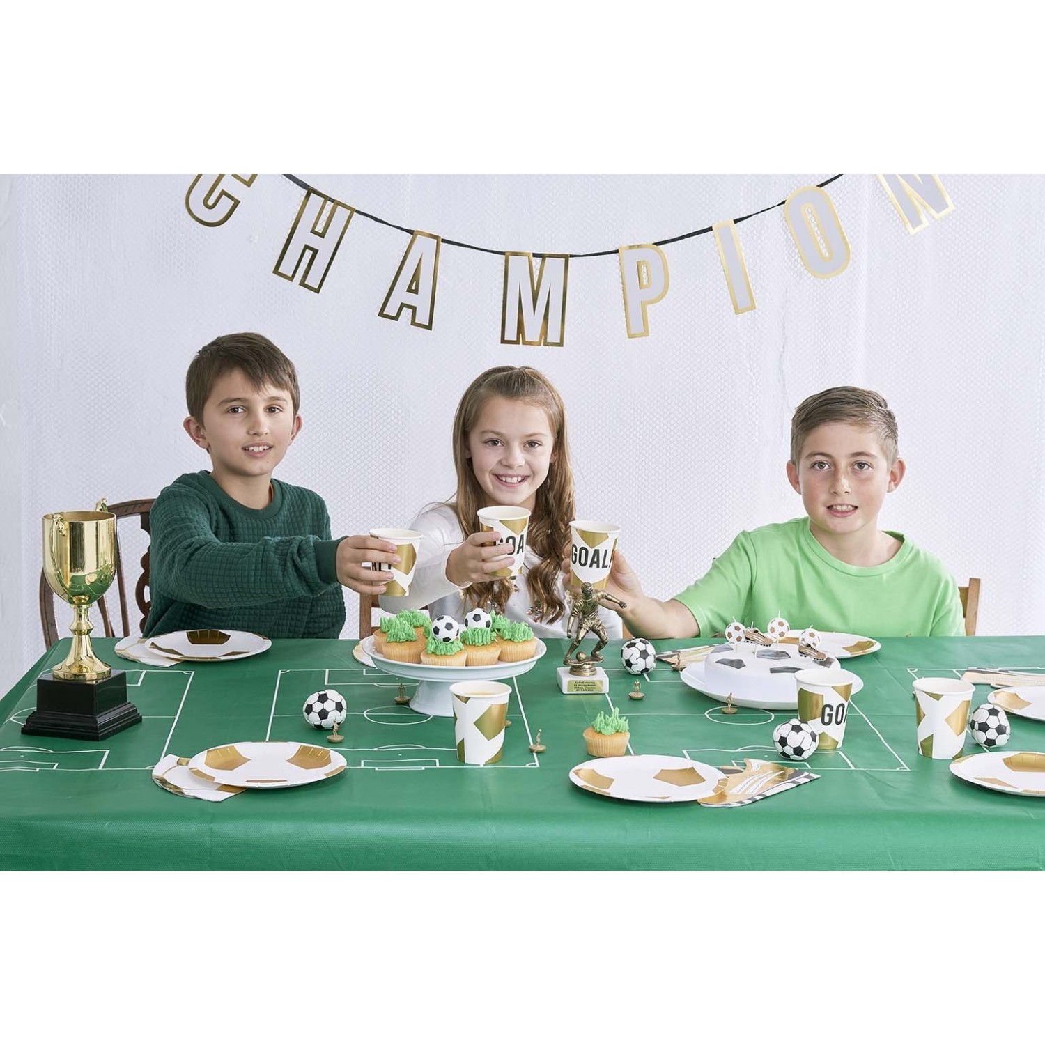 Tovaglia di carta Campioni di calcio | Talking Tables Tovaglia di carta Campioni di calcio | Talking Tables