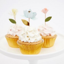 Pirottini dorati e toppers floreali per cupcake 2