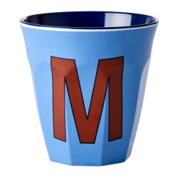 Bicchiere in melamina azzurra con lettera M
