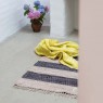 Tappeto rettangolare a righe grigie e beige 60x90