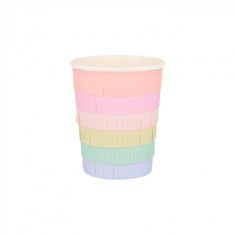 Bicchieri di carta con frangete arcobaleno