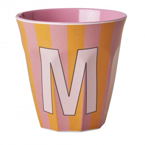 Bicchiere medio in melamina a righe con lettera M
