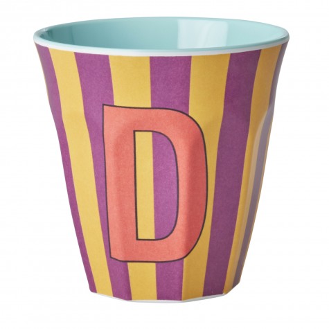 Bicchiere medio in melamina a righe con lettera D