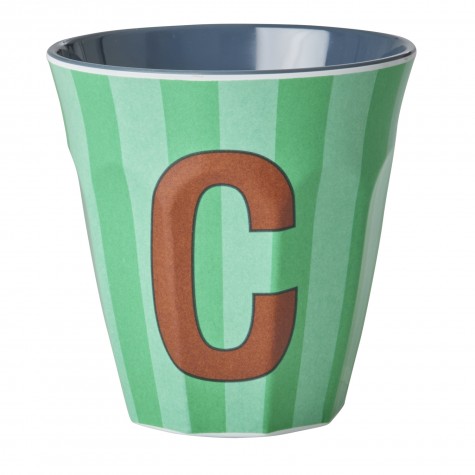 Bicchiere medio in melamina a righe con lettera C