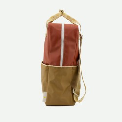 Zaino in materiale riciclato con tasca frontale 2