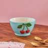Tazza piccola da colazione in ceramica con ciliegie in rilievo
