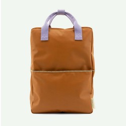 Zaino in plastica riciclata con tasca frontale