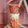Bicchiere in ceramica con iniziale V
