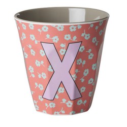 Bicchiere rosa con fiori e iniziale X | RICE