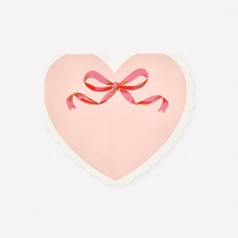Tovaglioli di carta a forma di cuore con bordo smerlato |