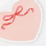 Tovaglioli di carta a forma di cuore con bordo smerlato |
