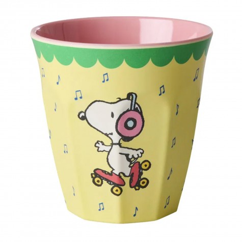 Bicchiere medio giallo con Snoopy sui pattini | Gallinasmilza