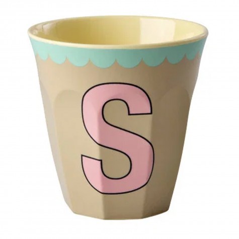 Bicchiere medio beige con lettera S | Gallinasmilza